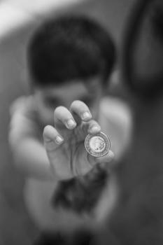 Çocuk Bakımı Neden Herkesi İlgilendirir? Toplumsal ve Ekonomik Etkileri