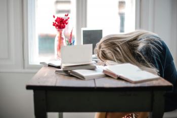 10 Tips to Help You Stay Awake While Studying